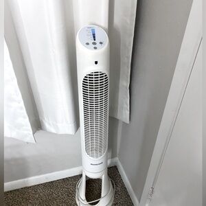 HoneyWell Tower Fan